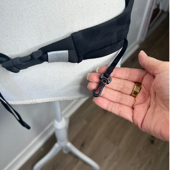 Lululemon Black Camo Waistbelt Fanny Pack - Picture 7 of 10